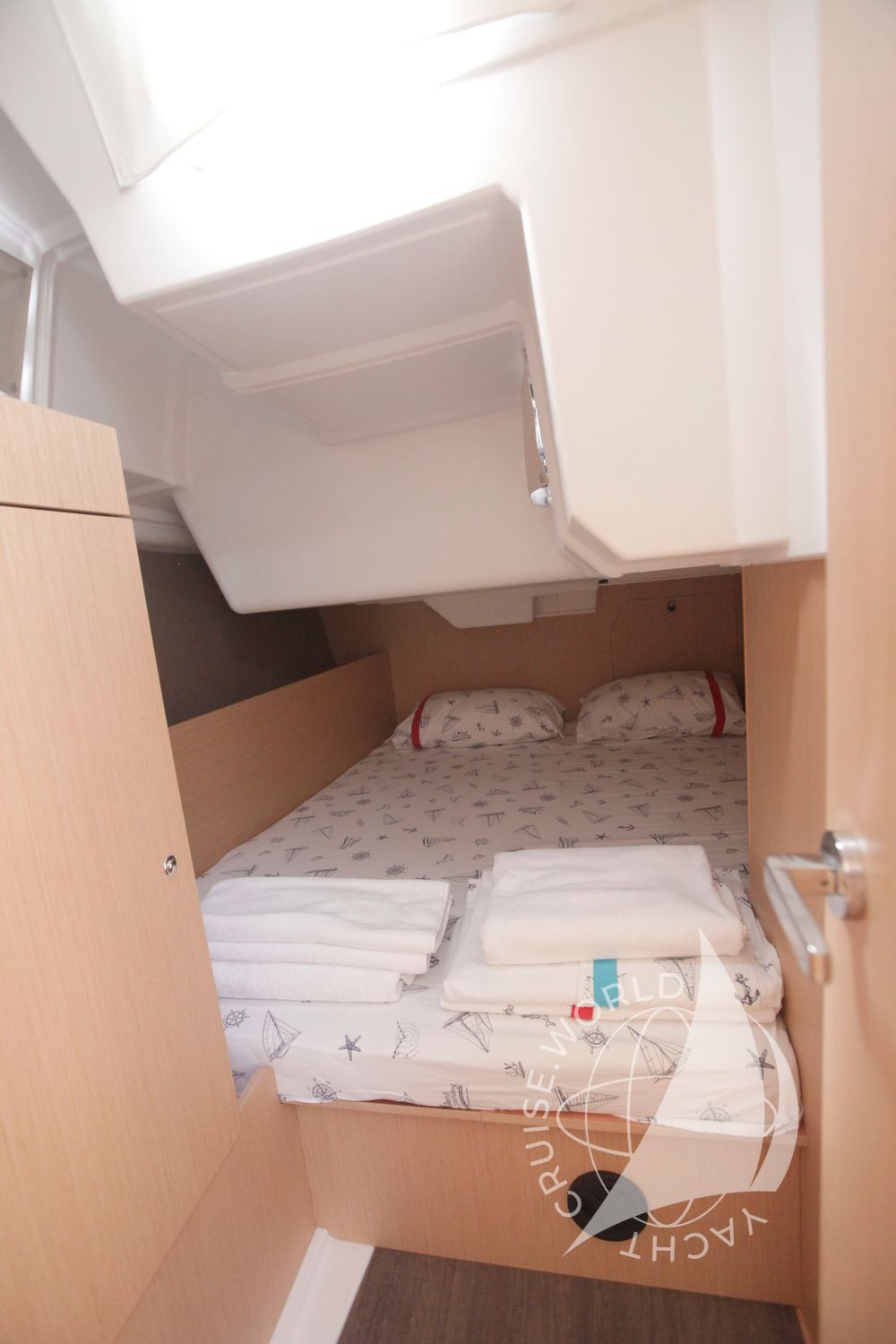 Aft Cabin (starboard side)