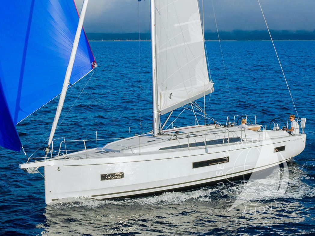 Vienna Nano | Solar Panel, Inverter, Bow Thruster