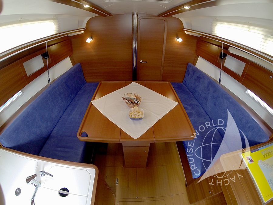 Dufour 335 GL saloon table