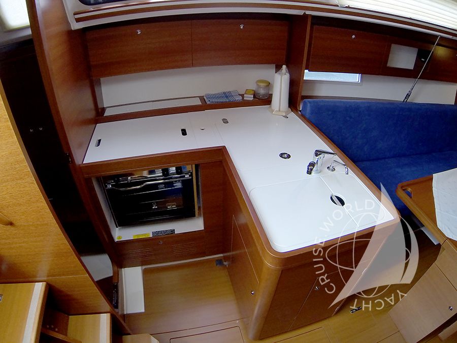 Dufour 335 GL galley