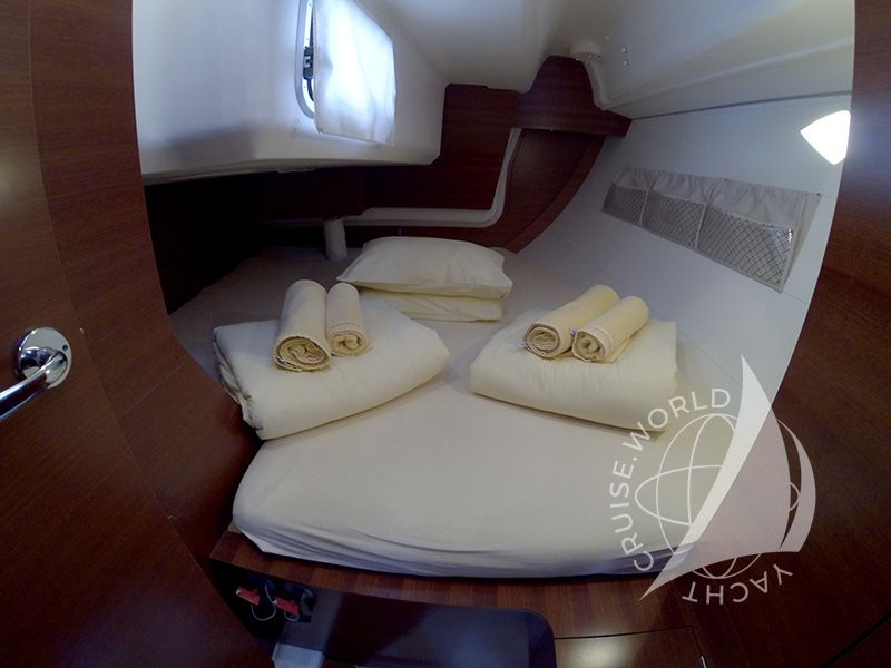 Dufour 335 GL aft cabin
