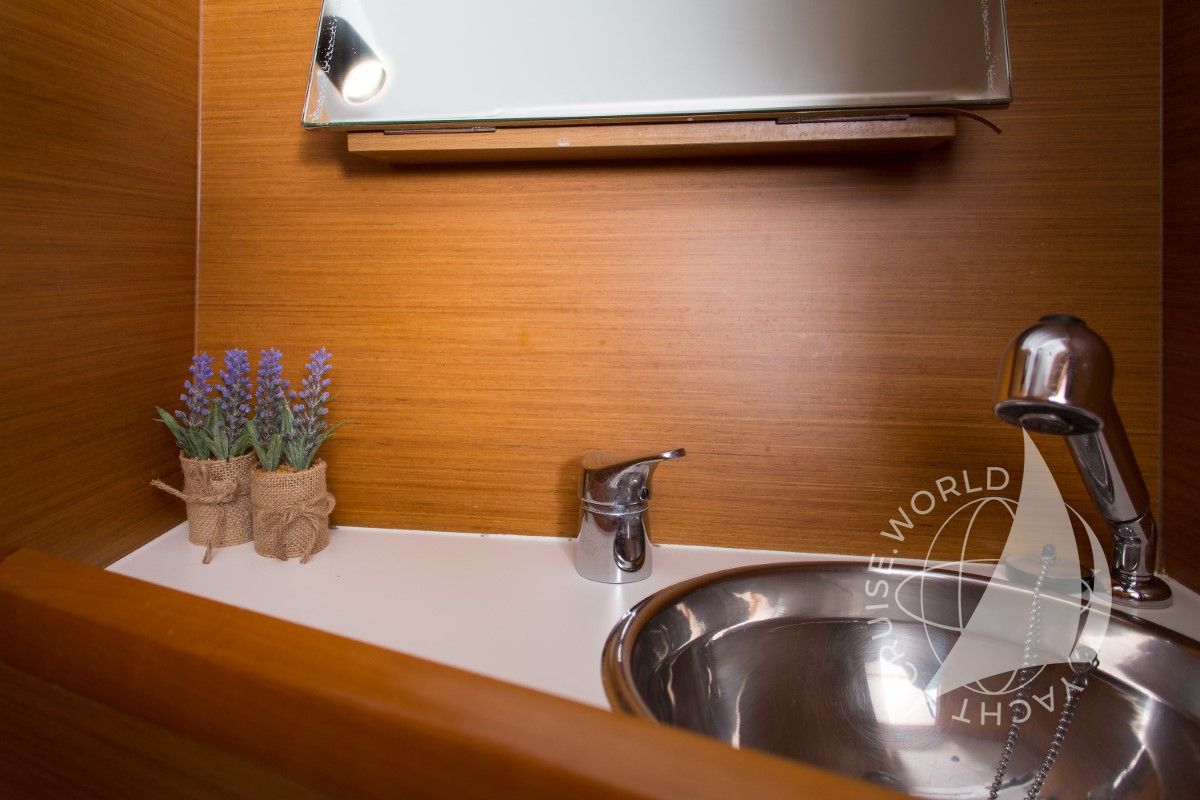 Interior - toilet (photo taken 2019)