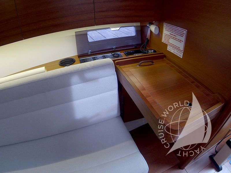Dufour 350 interior